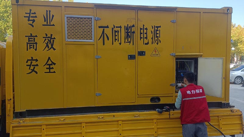 博白柴油发电机组和UPS电源配合使用时，如何避免切换过程中的电力中断？