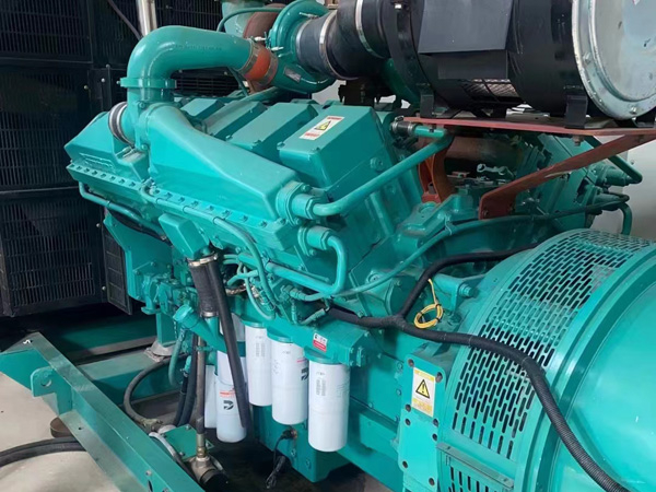 博白更换100kW柴油发电机组机油时，需要注意哪些事项？